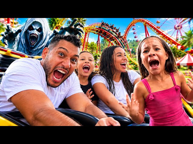 24 HOURS in the MOST EXTREME AMUSEMENT PARK😱 and we saw a GHOST👻 Carlos and Vanesa👈