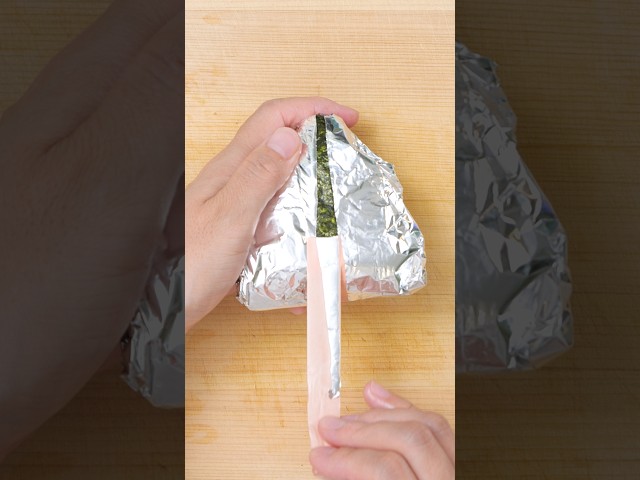 Mantén tus onigiri crujientes: ¡el truco definitivo! #onigiri #receta #almuerzoescolarjaponés