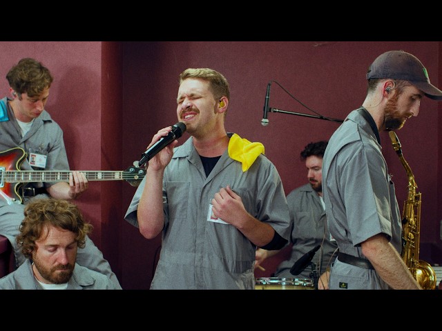 Slimdan - I Bought You A Star (live from behind the mirror)