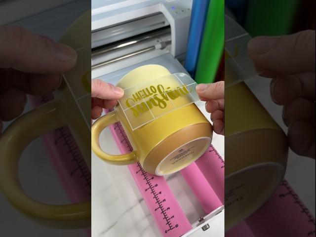 How to apply vinyl to a mug with Cricut #cricutbeginner #diy