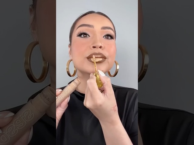 lipstick hack #trending #makeup #shorts #short#song#shortvideo#viralvideo #viral #video#hype#hack