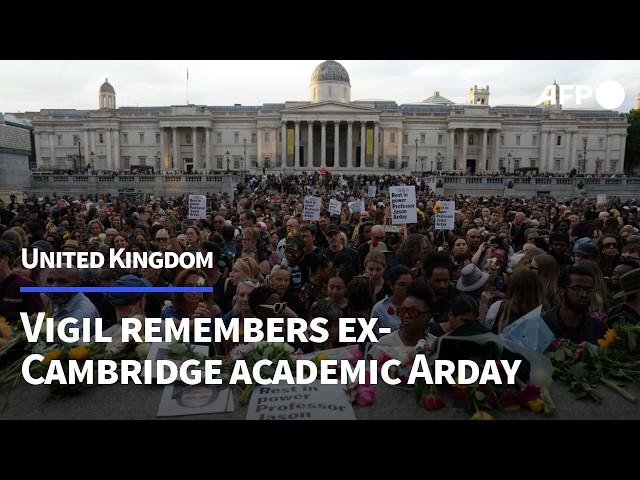 People gather in London for vigil in memory of ex-Cambridge professor | AFP