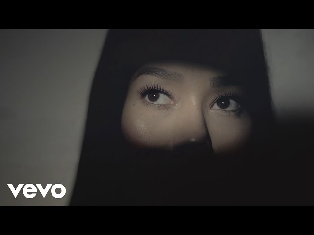 FARIANA - A Fuego (Official Video)