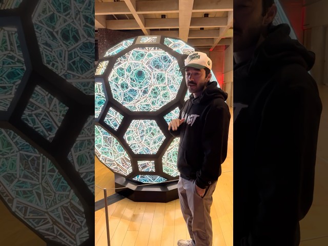 Best demonstration of the 4th dimension🤯