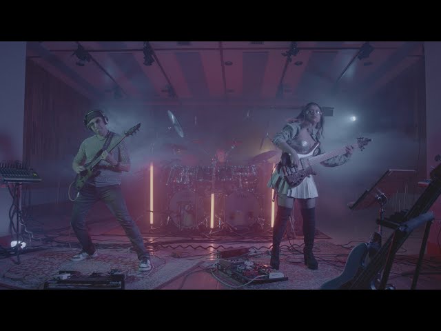 DarWin – Man Vs Machine (HD Official Video) (With Simon Phillips, Mohini Dey, Greg Howe)