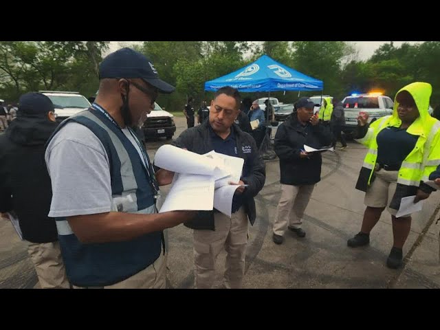 Dallas Code Compliance staff goes door-to-door in Oak Cliff for 'All Hands on Deck' community event