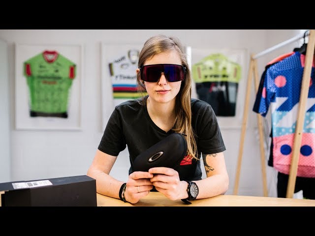 Oakley Sutro Unboxing | Sigma Sports