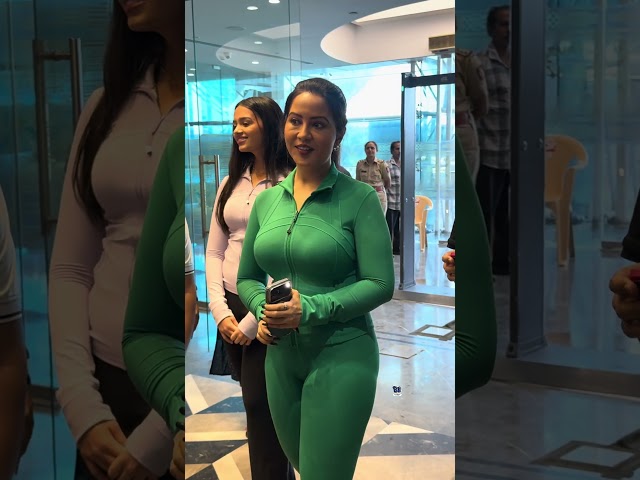 CM Devendra Fadnavis’ Wife Amruta Fadnavis Shines At International Yoga Day 2026