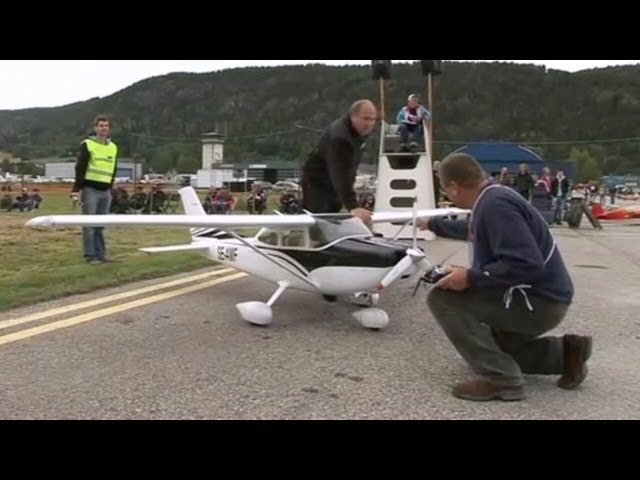 Giant Scale Cessna 182 RC plane w/ 6 cylinder gas engine!!