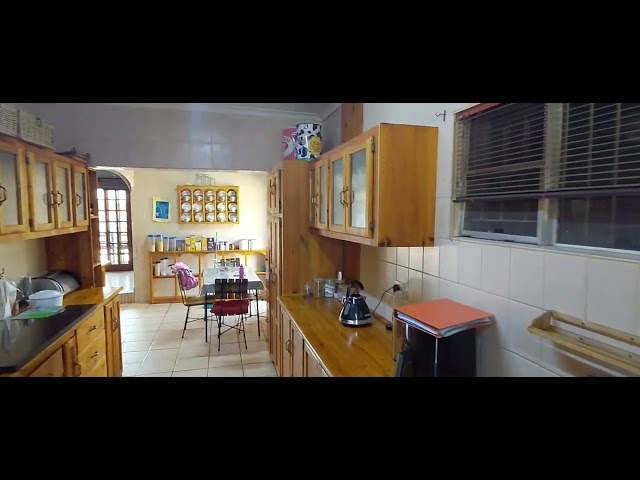 :Family Home with Two Flats & Excellent Rental Income Potential