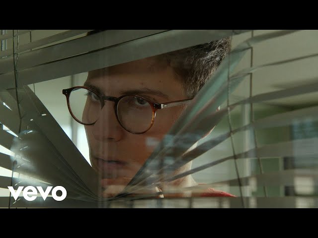 Teo Lucadamo, Escandaloso Xpósito - UMG (Video Oficial)
