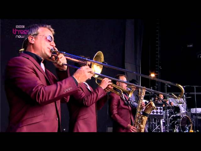 Madness - Madness - Reading Festival 2011.mpg