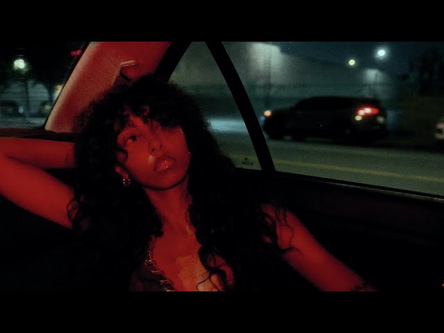 Girlfriend - Deep (Official Visualizer)