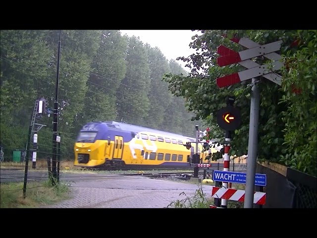 Spoorwegovergang Geleen (Geleen-Oost) // Dutch Railroad Crossing