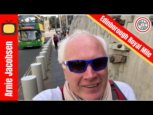 Edinburgh Royal Mile - Shops, Holyrood, Castle, Fringe Fest 2018