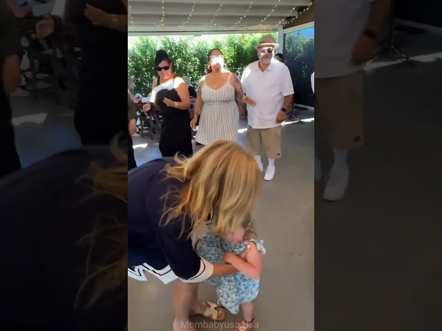 Her first dance circle 🤩😂✨ Mombabyusa Usa 💕 #MombabyusaUsa