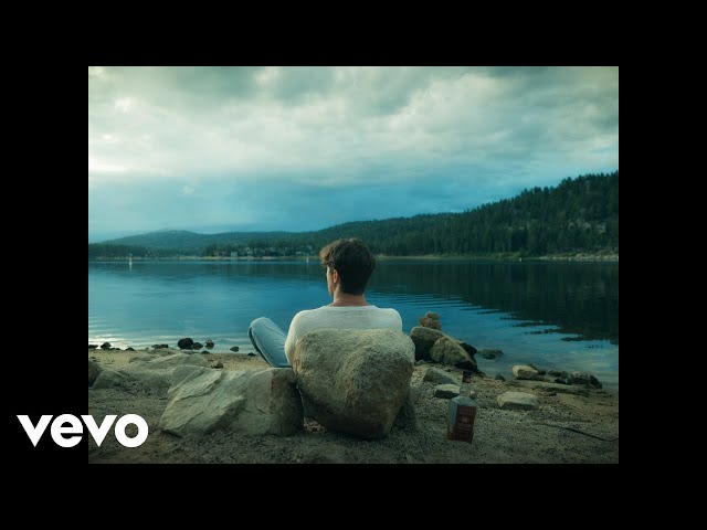 The Chainsmokers - Smooth (Official Video)