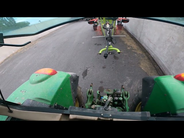 | Machines omkoppelen | John Deere6220 | Kuhn | Claas | Cabview |