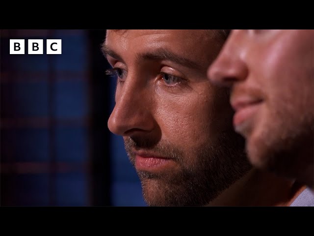Can green mobile tech charm the Dragons? 📱- Dragons’ Den | BBC