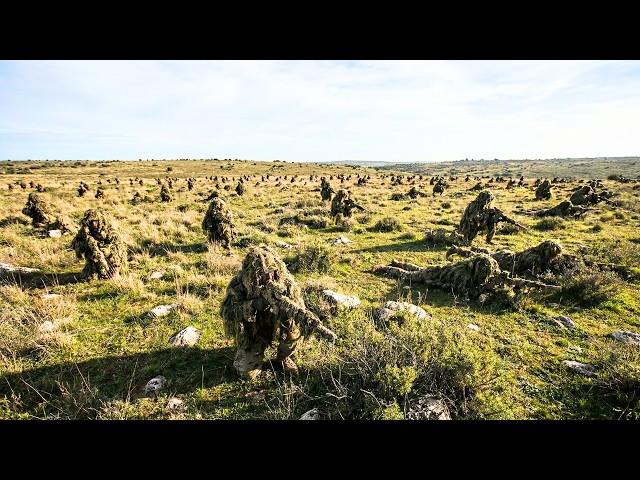 How Army Snipers Eat, Sleep & Survive 72 Hours in a Ghillie Suit Without Moving