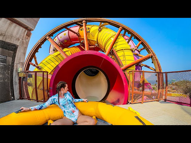 Inside the FERRIS WHEEL Water Slide in Qatar 🌀
