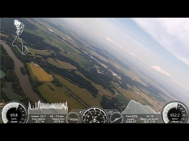 Flying the Parrot Disco near Farnsworth House - 950m Altitude