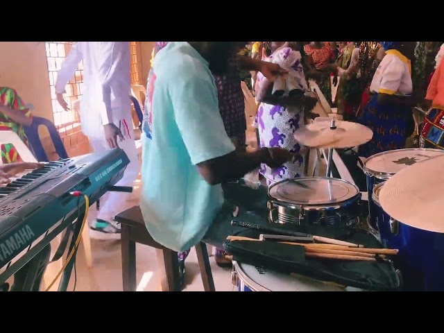 HOT PRAISE SESSION #DANCE/ Live @ UEC ogugu Centre