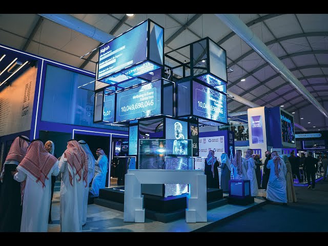 Interactive Exhibition Stand Design with AI & Gesture Tech | LEAP Tech Event