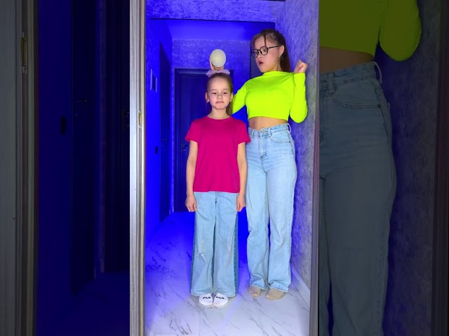 Wow! 🎩 Is This a Hat… or a Magic Portal?! 😲