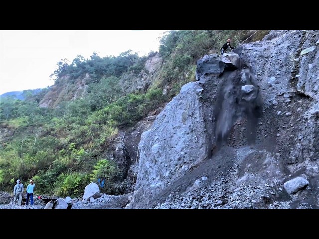 Massive Rockfall During Dangerous Volcano Mining