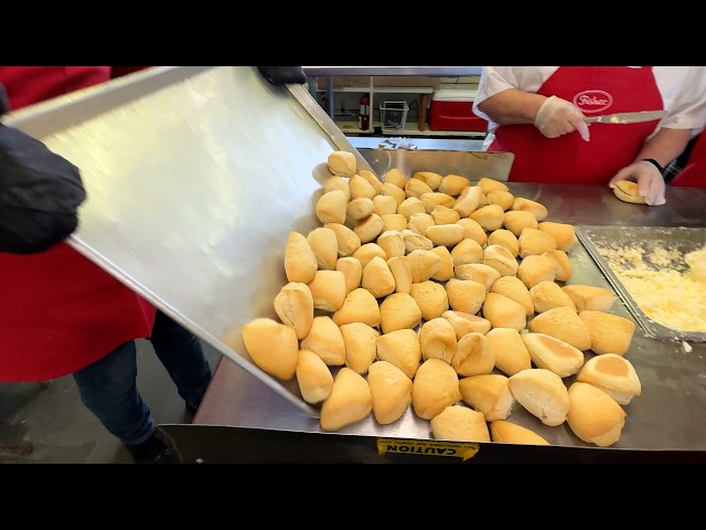 Trying the WEIRDEST & MOST DELICIOUS Foods at the Washington State Fair!