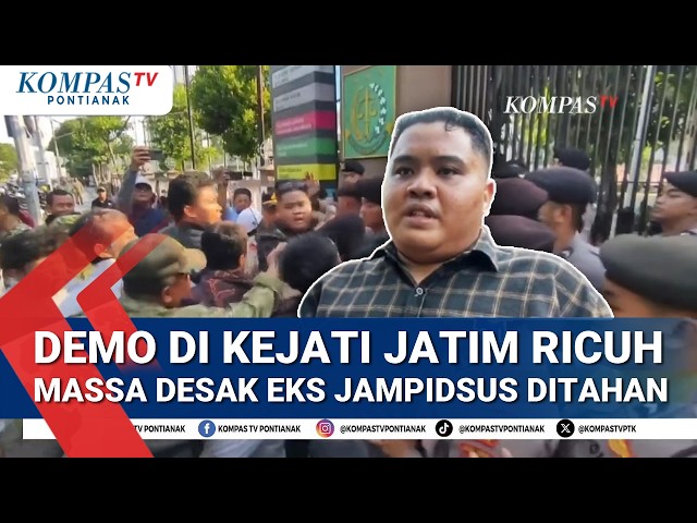 East Java Red and White Youth Solidarity Group Protests at High Prosecutor's Office, Demands Imme...
