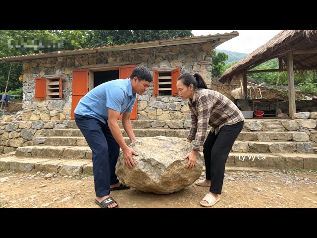 Living in the Forest: Selling Pigs to Build a Strong Stone Wall and Level the Yard. Ly Vy Ca