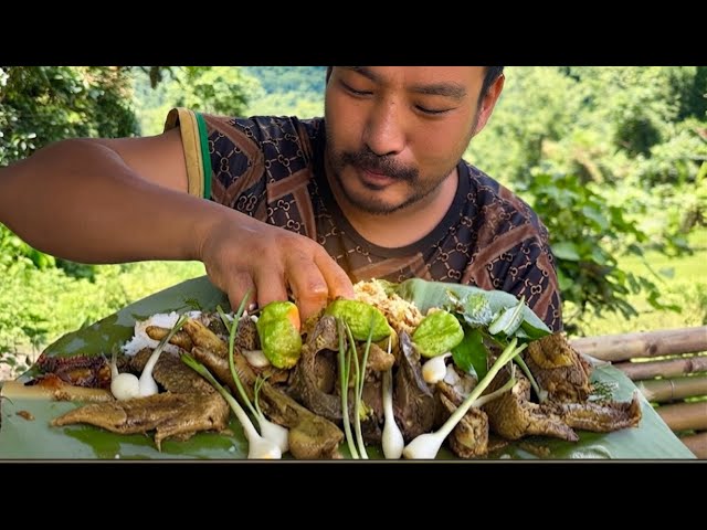 Eating spicy and delicious chicken with three king chilly and many more // Mukbang in the jungle.