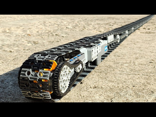 WORLD'S LONGEST LEGO motorized big Tracked Caterpillar Snake (length 3m/150", 500 large track units)