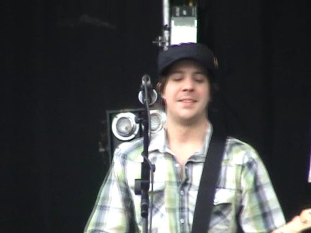 Engineers live at Glastonbury 2005 - One in Seven