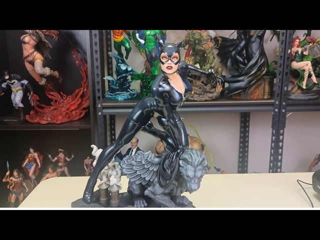 Unboxing & Review: Catwoman Maquette by Tweeterhead!