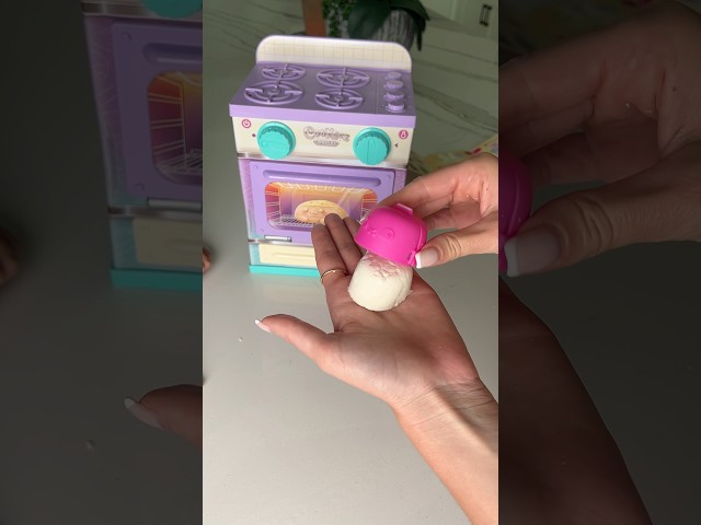 This Oven Bakes Plushies?! Cookeez Makery Review & Unboxing!