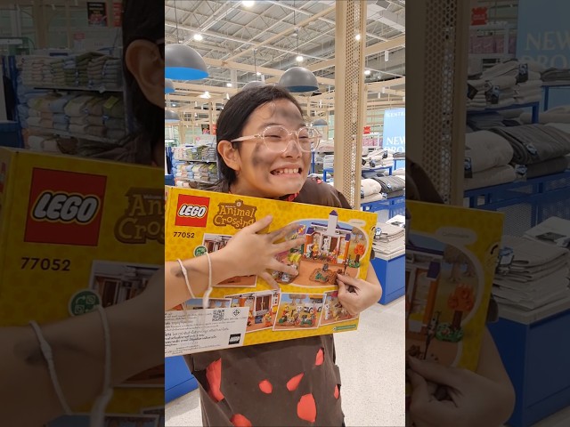 Give Good🥺 Give Poor Girl LEGO!!😘 | JJaiPan #Shorts