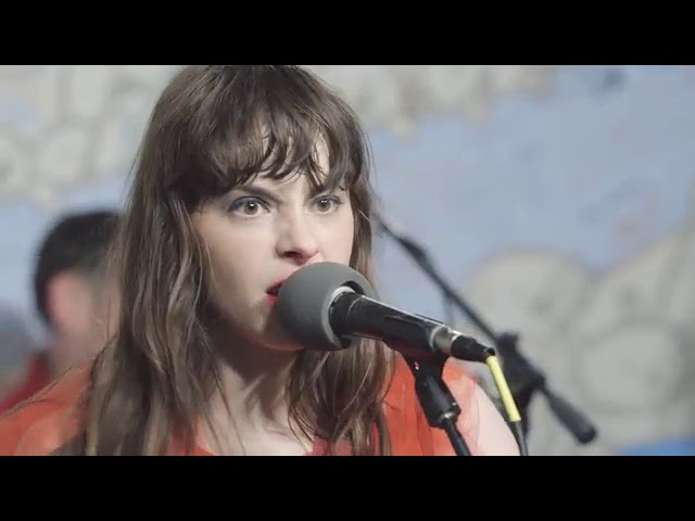 Le Butcherettes cover Wrecking Ball AV Undercover