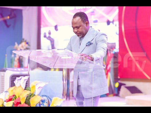 AP. LOURENCO FOLE FT DIVINE HOPE SINGERS - YOU LOVE SURROUNDS US