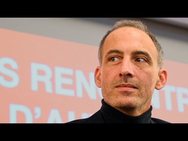 Ingérences étrangères : "Une manière de justifier des sondages pas assez flatteurs" (R. Stainville)