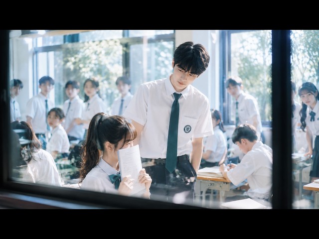 School bully doesn't talk to anyone, but he falls in love with new transfer student at first sight!