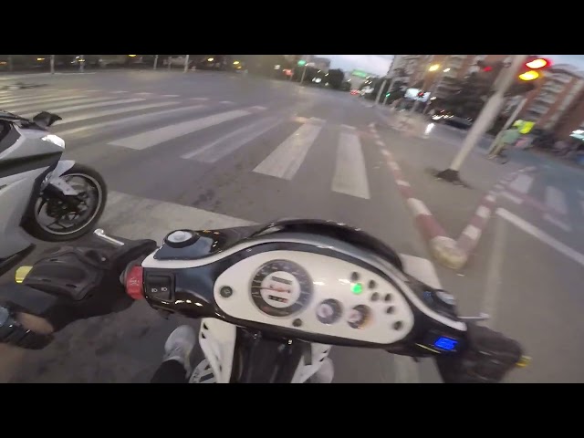 Kawasaki Ninja 300 vs Gilera Runner 172