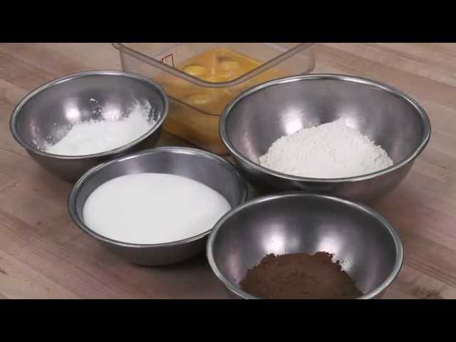 NAIT demonstrates how to make a foam (sponge) cake