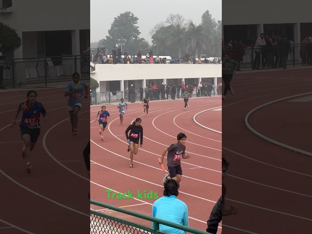 Girls under 17 relay race 4x100 #olympicsport #relay #race ￼