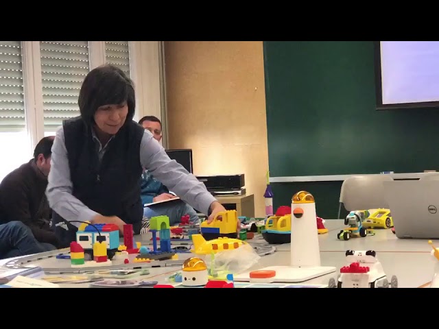 Presentació LEGO Education Coding express