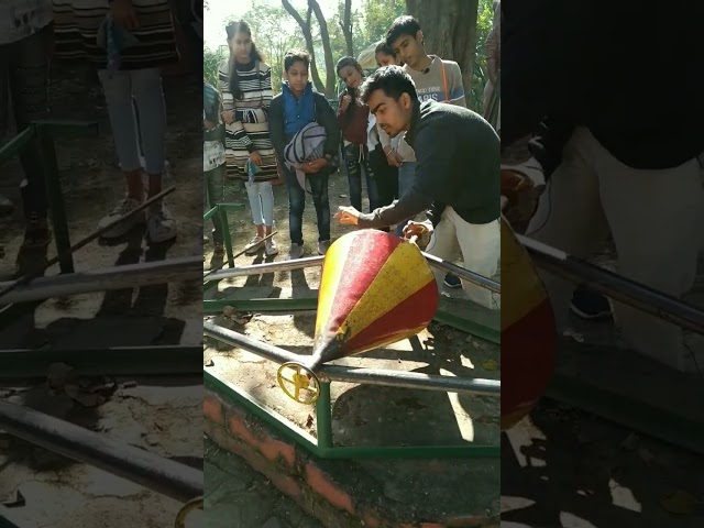 Center Of Mass Concept |😀 #physicsexperiment 🙂#physics #scienceexperiment #arpitgupta #shorts #fun 👍