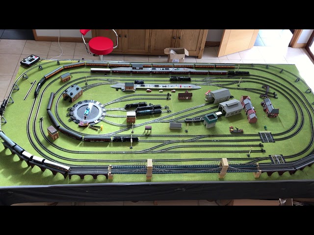 Huge Hornby Model Railway Digital Train Set Jadlam HL12