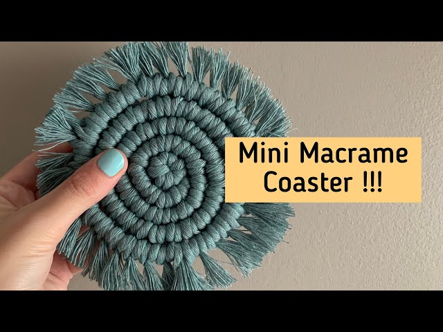 Mini Macrame Coaster tutorial - How to make mini macrame coasters for the holidays.